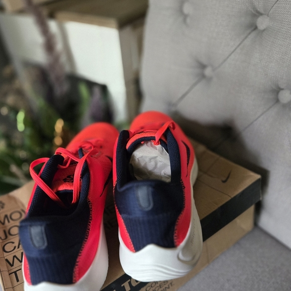 NEW Men's Nike Flex Experience In Bright Crimson Running Shoe ~ Size 10 - Picture 6 of 7